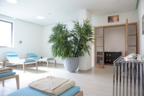 桑拿、热水浴缸、身体护理、热石按摩、运动按摩、面部护理