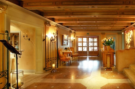 Lobby. Olymp Munich