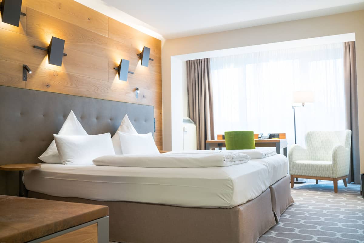 superior double room | 1 bedroom, premium bedding, desk, laptop workspace