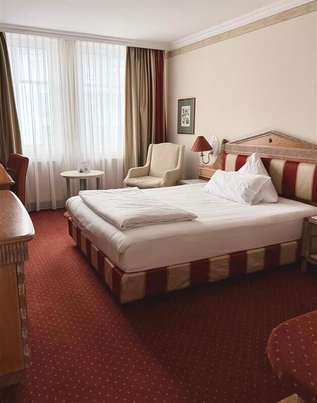 Standard Double Room, 1 Katil Ratu (Queen) | Peralatan tempat tidur premium, meja, ruang kerja komputer riba 