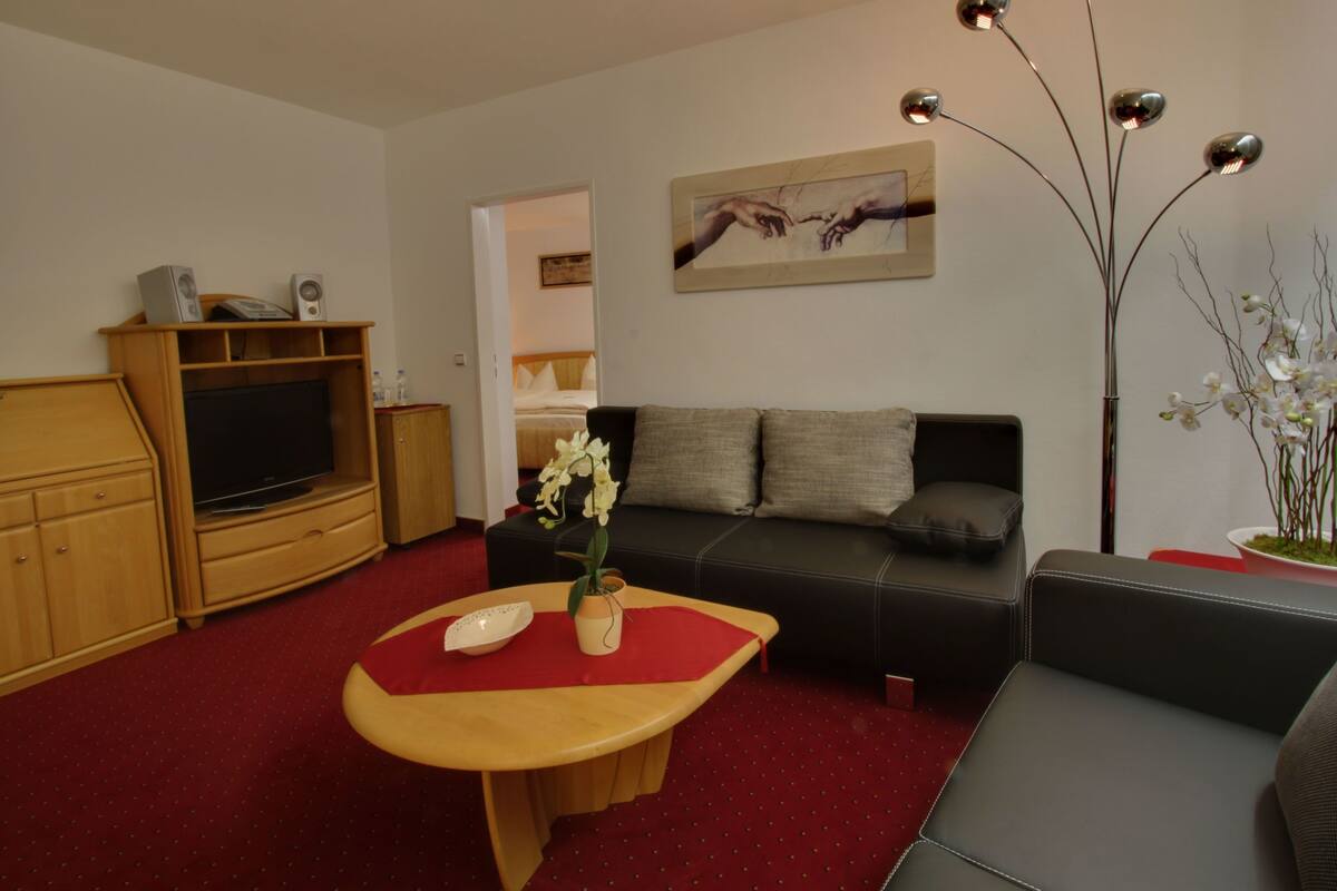 family room | premium bedding, in-room safe, desk, soundproofing