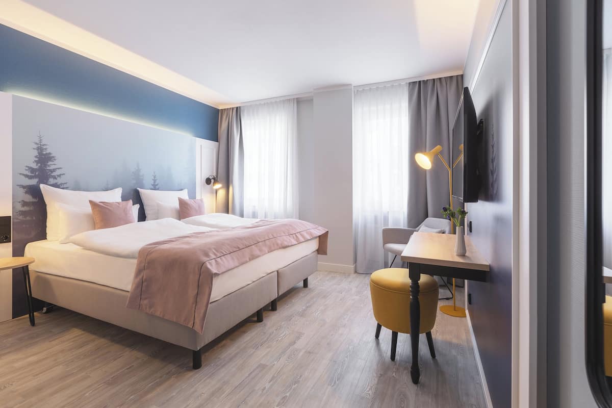 Standard Room | Desk, laptop workspace, soundproofing, free WiFi
