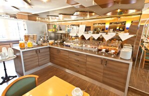 Tägliches kontinentales Frühstück gegen Gebühr