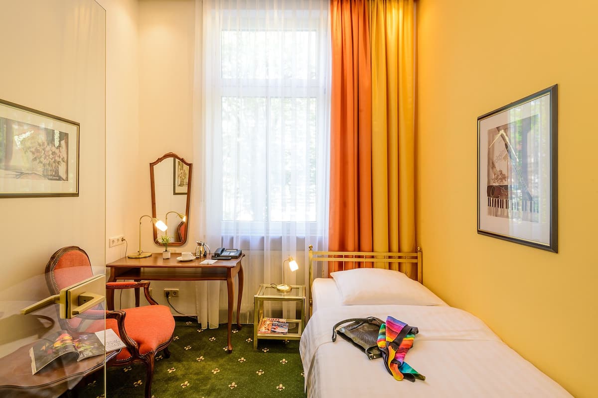 Standard Single Room, 1 Single Bed | Premium bedding, memory-foam beds, minibar, in-room safe