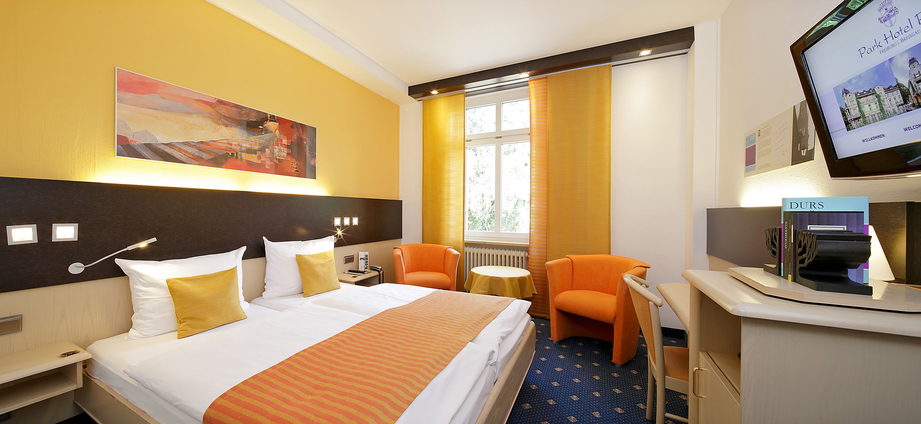 3 bedrooms, premium bedding, minibar, in-room safe