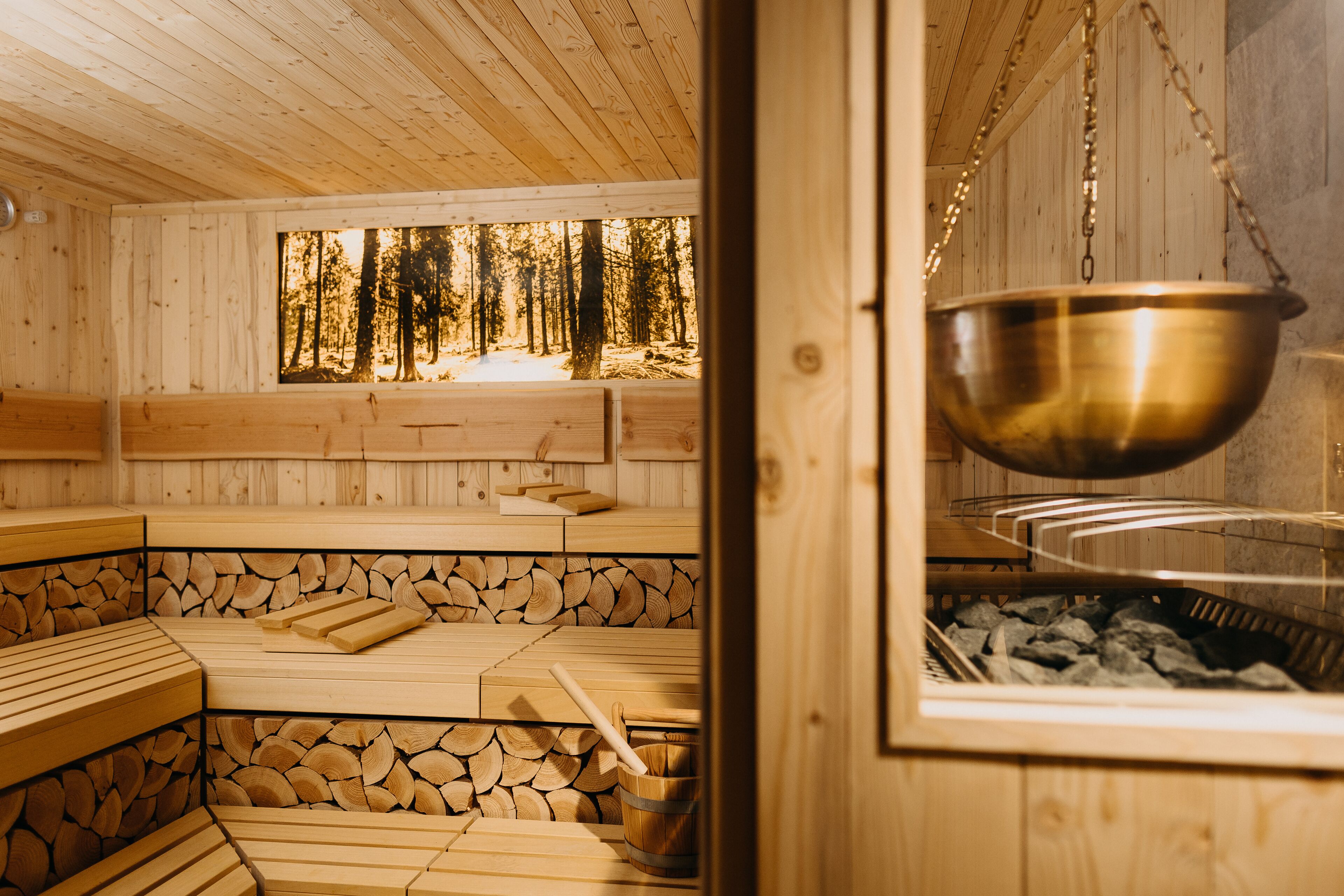Sauna, höyrysauna, 1 hoitohuone, hierontapalveluita