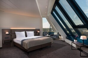 Suite | In-room safe, individually decorated, individually furnished - Excelsior Hotel Nürnberg Fürth, a member of Radisson Individuals (Fuerth)