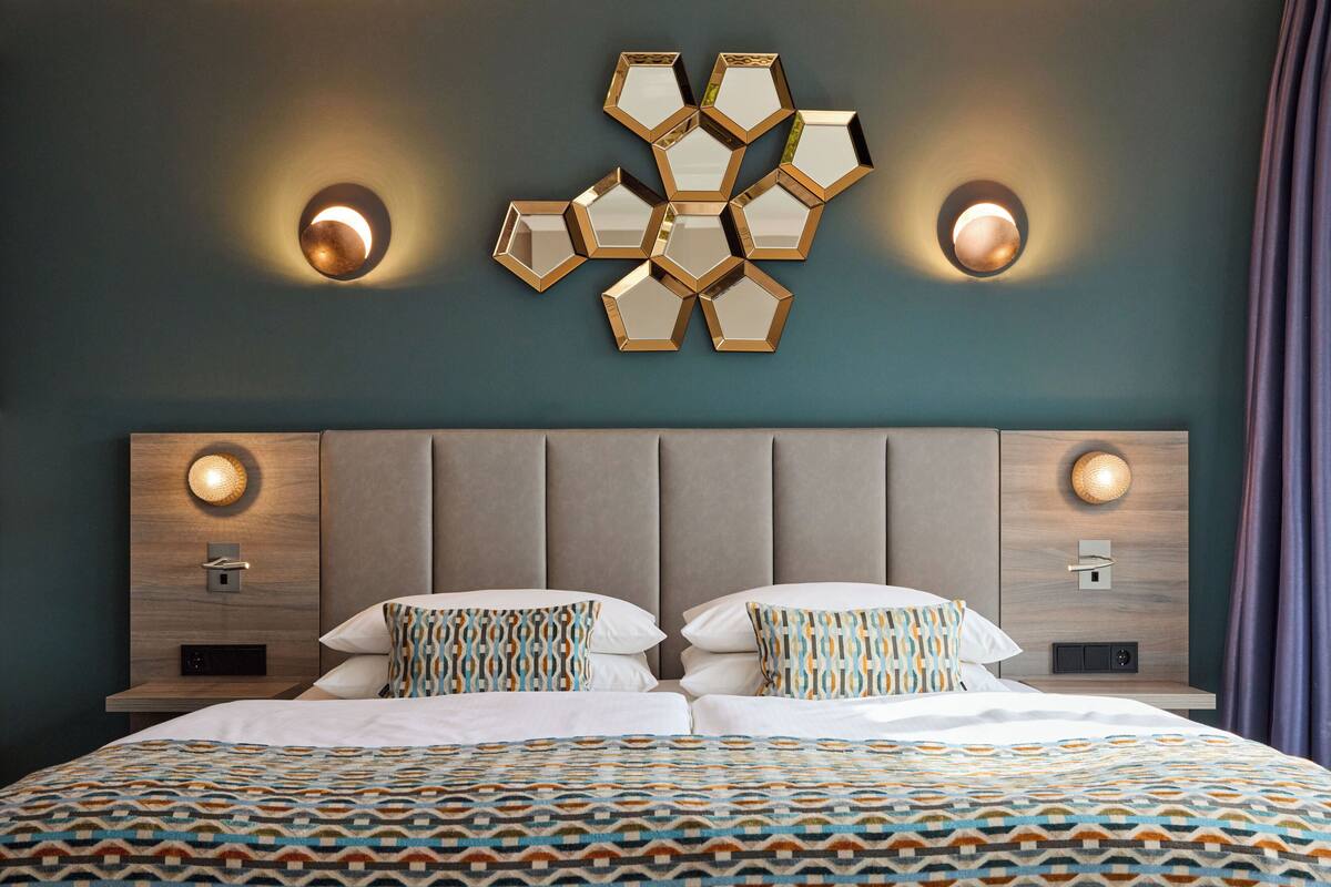 Junior Suite, Balcony | Hypo-allergenic bedding, minibar, in-room safe, desk