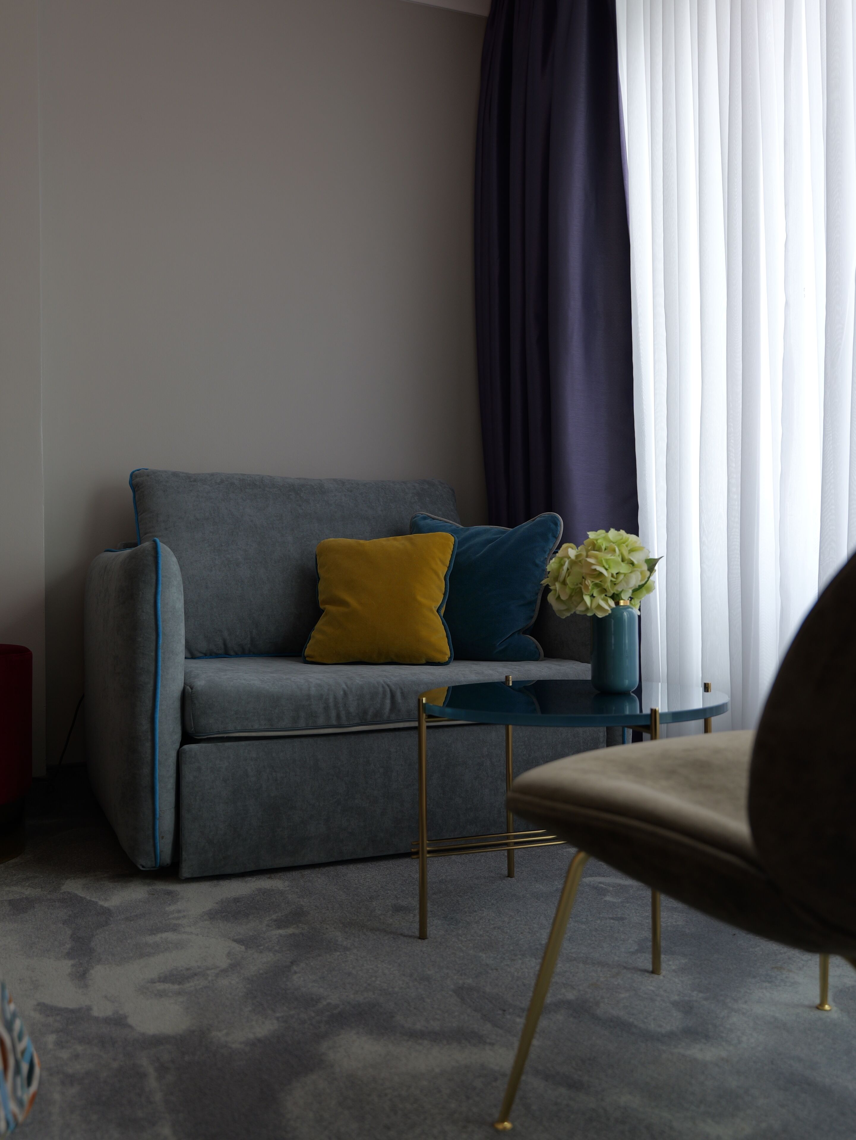 junior suite, balcony | living area | flat-screen tv