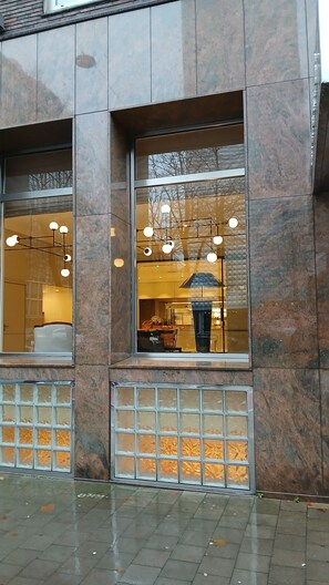 Front of property - Hotel Alster-Hof (Hamburg)