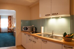 Single Room | Private kitchen