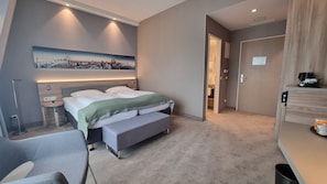 Superior Double Room | In-room safe, desk, blackout drapes, soundproofing