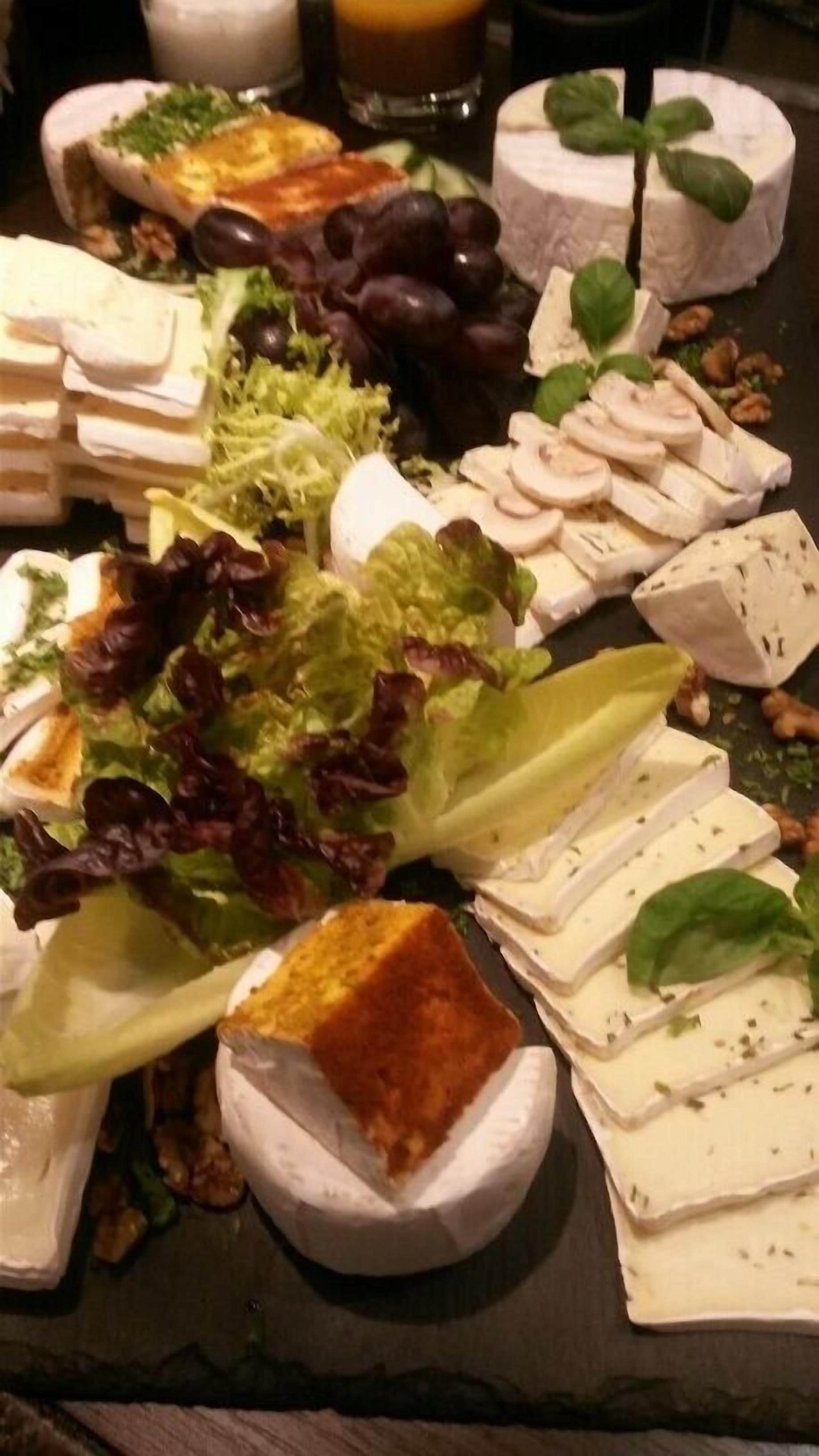 Desayuno buffet diario (EUR 18 por persona)