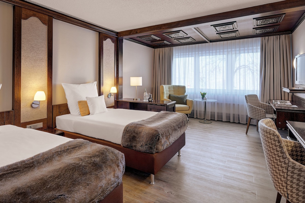 1 bedroom, premium bedding, select comfort beds, in-room safe