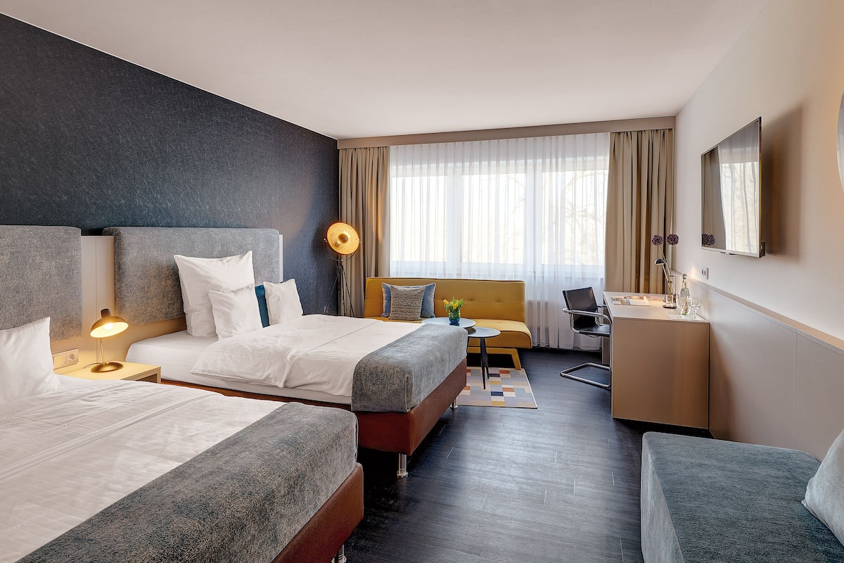 business double room, 1 king bed, city view | 1 bedroom, premium bedding, select comfort beds, in-room safe