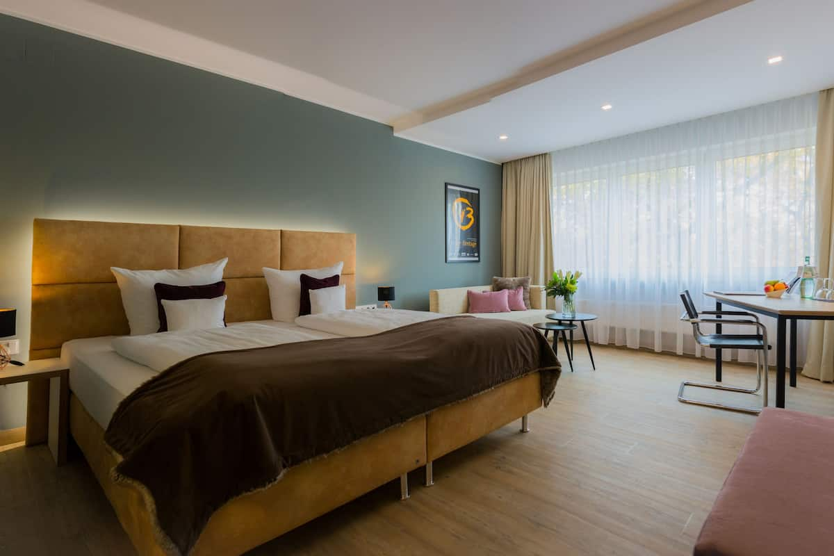 Business tweepersoonskamer, 1 kingsize bed, uitzicht op stad | Luxe beddengoed, Select Comfort-bedden, een kluis op de kamer