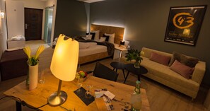 Business Double Room, 1 King Bed, City View | 1 bedroom, premium bedding, Select Comfort beds, in-room safe