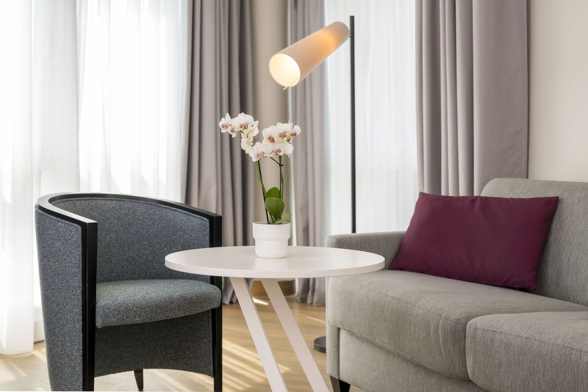 superior room, 2 single beds | premium bedding, in-room safe, desk, laptop workspace