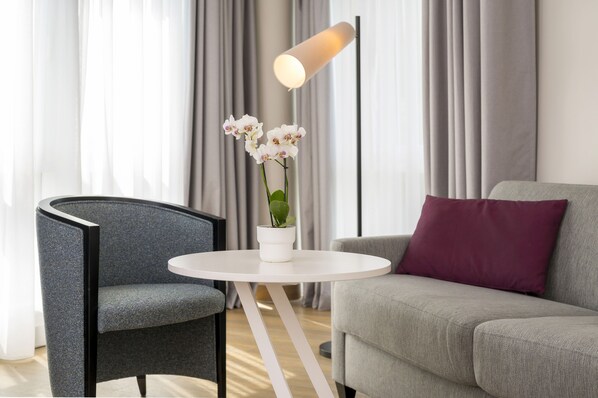 Superior Room, 2 Single Beds | Premium bedding, in-room safe, desk, laptop workspace