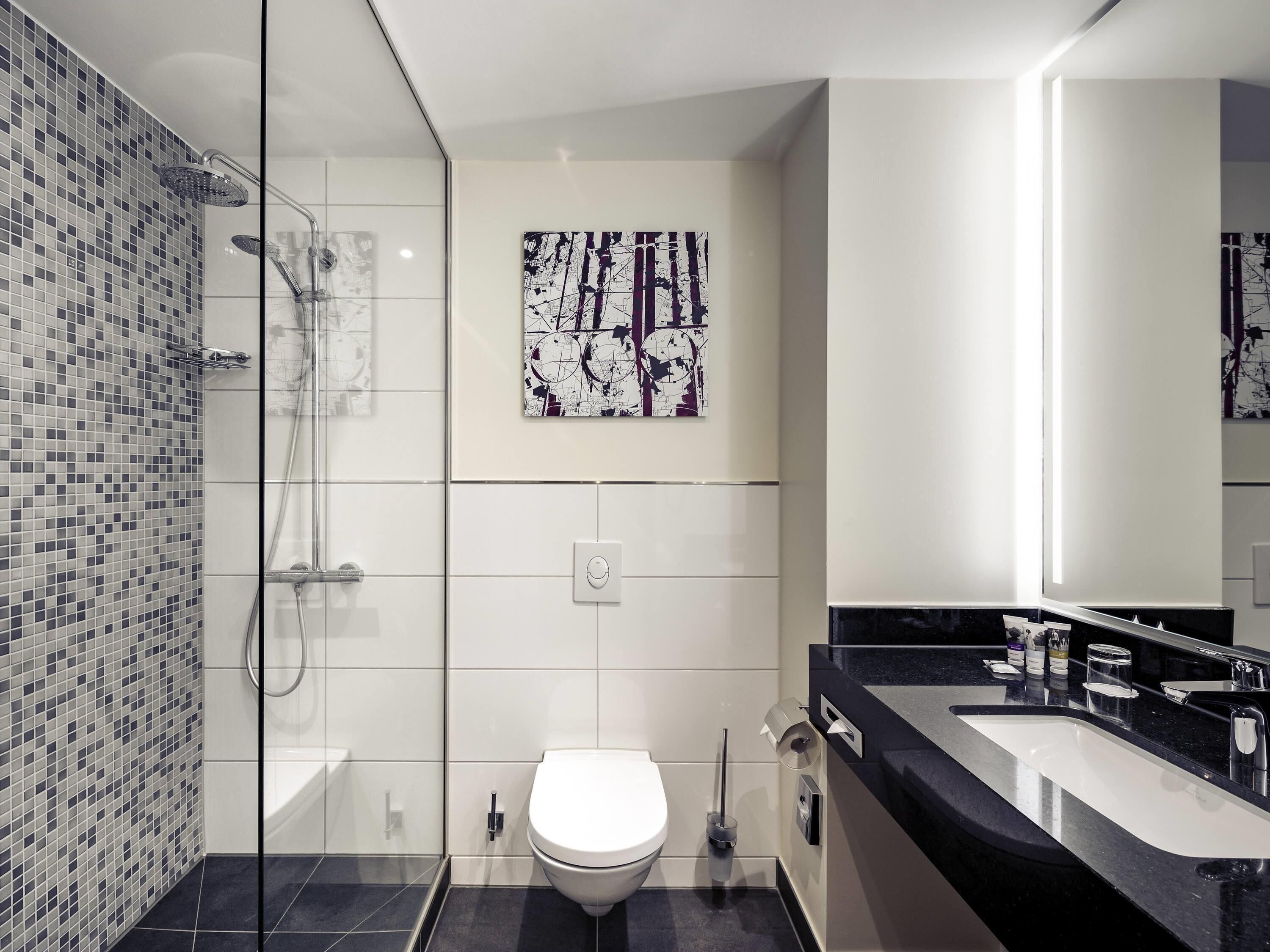 privilege, room, 1 double bed | premium bedding, in-room safe, desk, laptop workspace