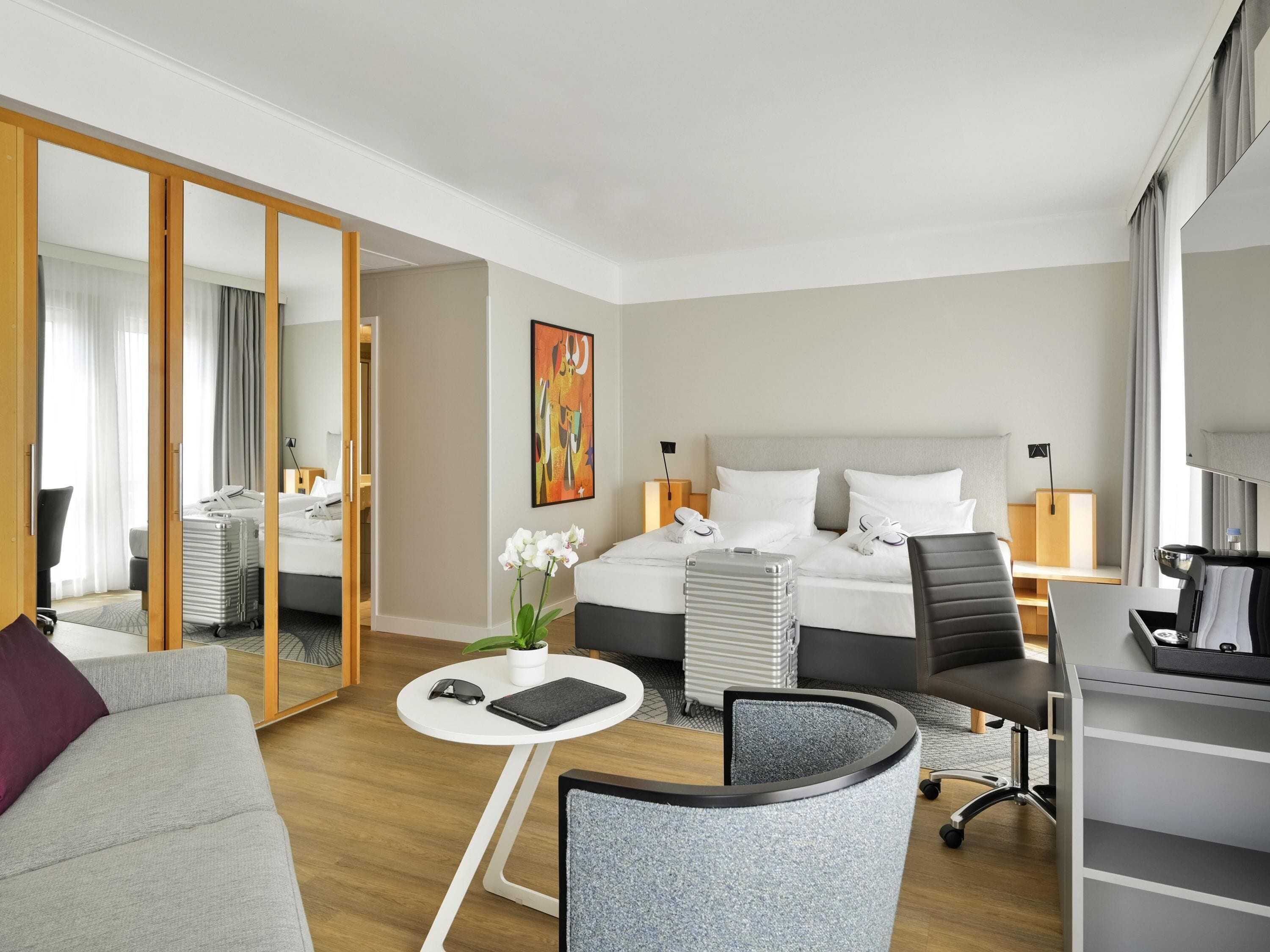 スーペリア ルーム シングルベッド 2 台 | 高級寝具、セーフティボックス (室内)、デスク、ノートパソコン用作業スペース