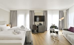 Chambre Supérieure, 2 lits une place | Literie de qualité supérieure, coffres-forts dans les chambres, bureau