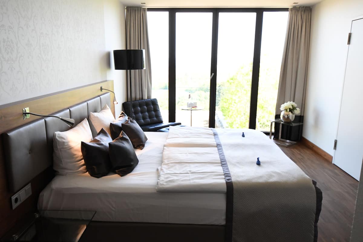 Habitación doble superior | Ropa de cama hipoalergénica y minibar