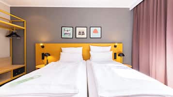 Chambre Premium, 2 lits une place | Literie hypoallergénique, coffres-forts dans les chambres, bureau