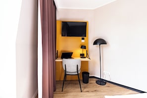 Habitación estándar, 2 camas individuales | Ropa de cama hipoalergénica, caja fuerte, escritorio