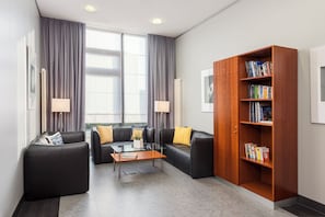 Hochwertige Bettwaren, Pillowtop-Betten, Schreibtisch