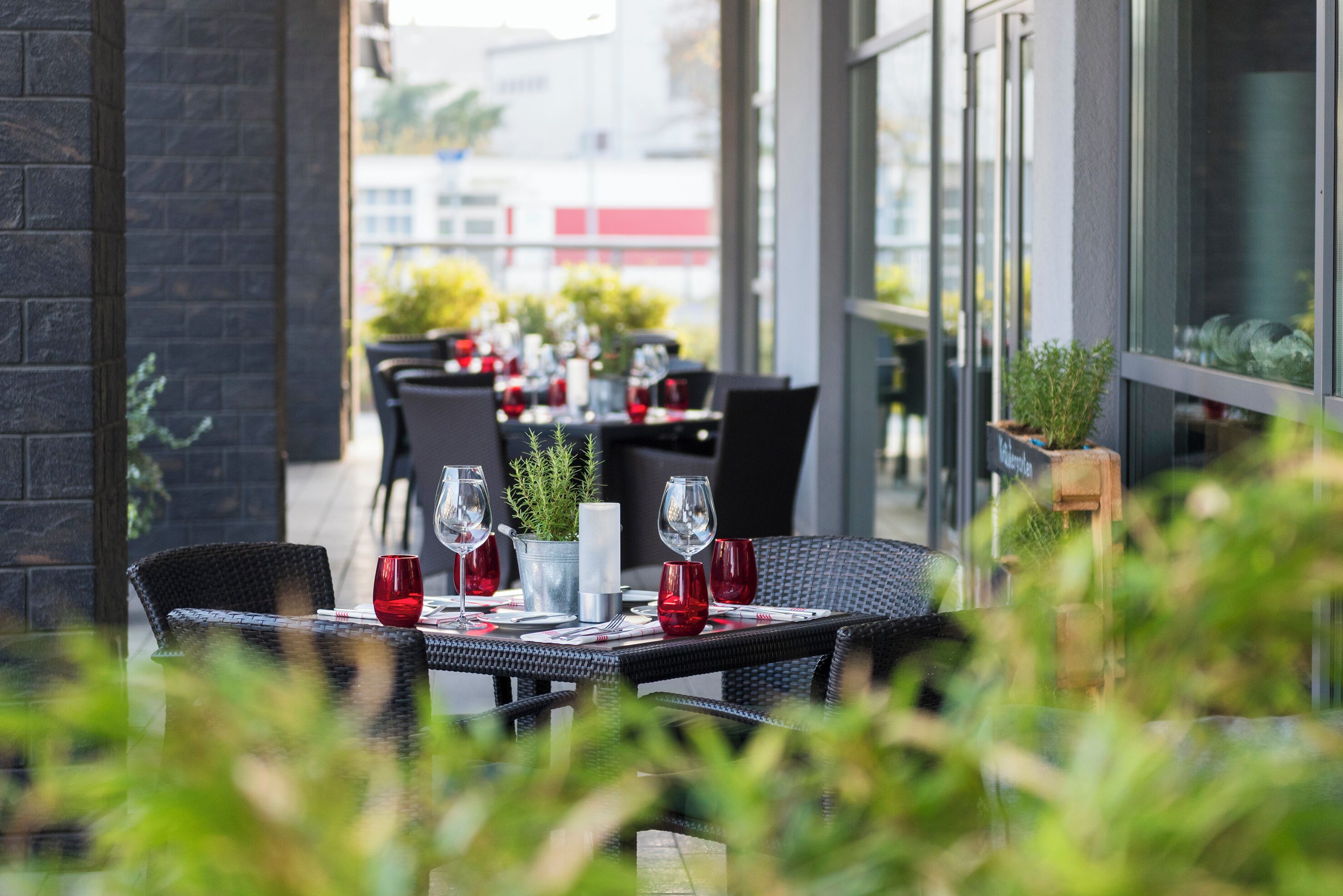 รับประทานอาหารกลางแจ้ง