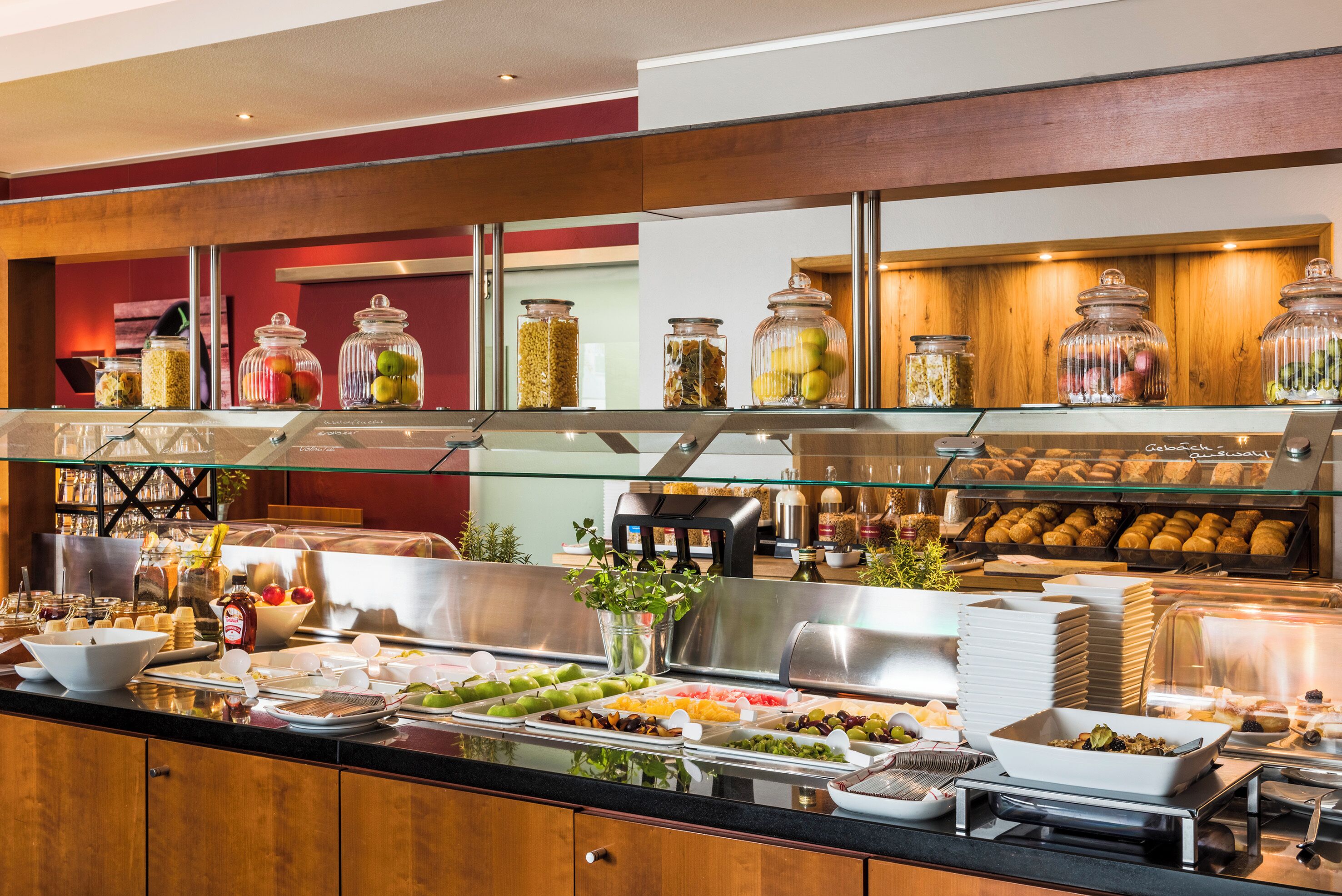 daily continental breakfast (eur 22.5 per person)