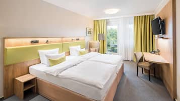 Comfort Room, 1 Double Bed, Balcony (Shower Only) | Premium bedding, blackout curtains, iron/ironing board, free WiFi