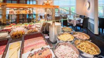 Daily buffet breakfast for a fee