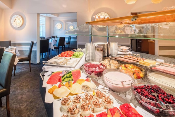 Free daily buffet breakfast - Best Western Hotel Windorf (Leipzig)