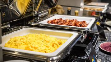 Desayuno buffet todos los días (con cargo)