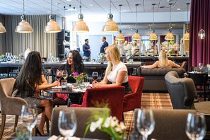 Breakfast and dinner served - Holiday Inn Luebeck by IHG (Lübeck)