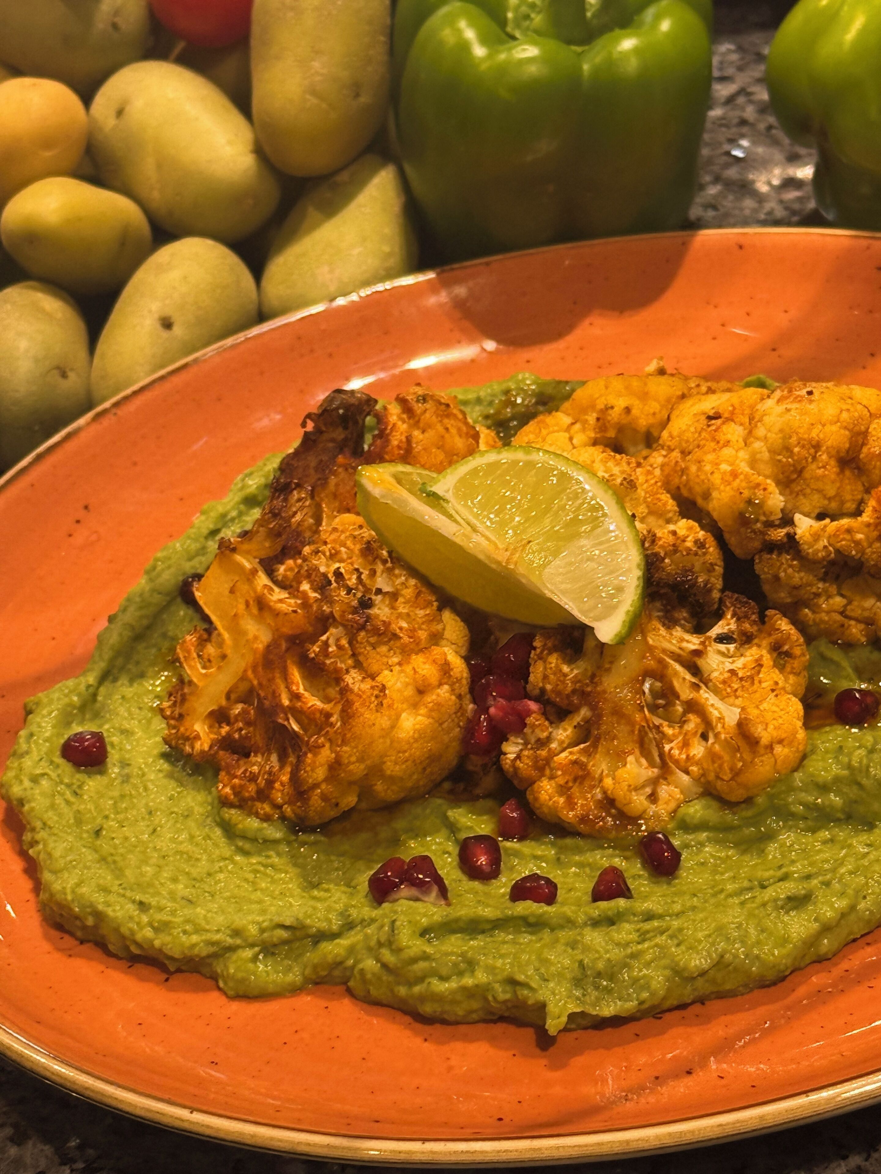 Frokost og middag serveres