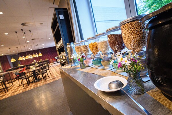 Morgenmadsbuffet hver dag (22 EUR pr. person)