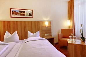 1 chambre, bureau, rideaux occultants, chambres insonorisées