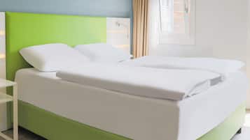 Tweepersoonskamer | 1 slaapkamer, een bureau, verduisterende gordijnen, geluiddichte muren