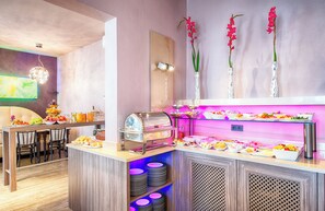 Dagelijks ontbijtbuffet (EUR 16 per persoon)