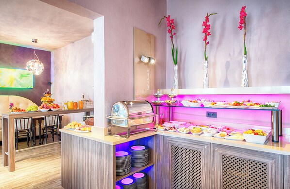 Daily buffet breakfast (EUR 16 per person)