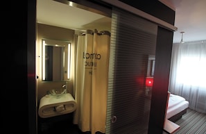 Shower, free toiletries, hair dryer, towels
