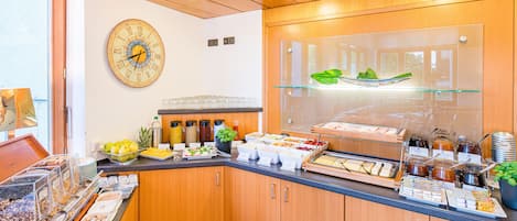 Daily buffet breakfast (EUR 19 per person)