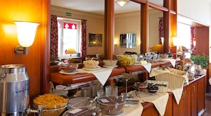 Colazione a buffet inclusa, servita tutte le mattine 
