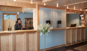 Check-in/check-out kiosk - Living Hotel am Deutschen Museum (Munich)