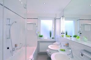 Comfort Double Room | Bathroom