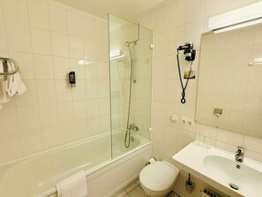 Double Room | Bathroom - Arvena Messe Hotel an der NürnbergMesse (Nuremberg)