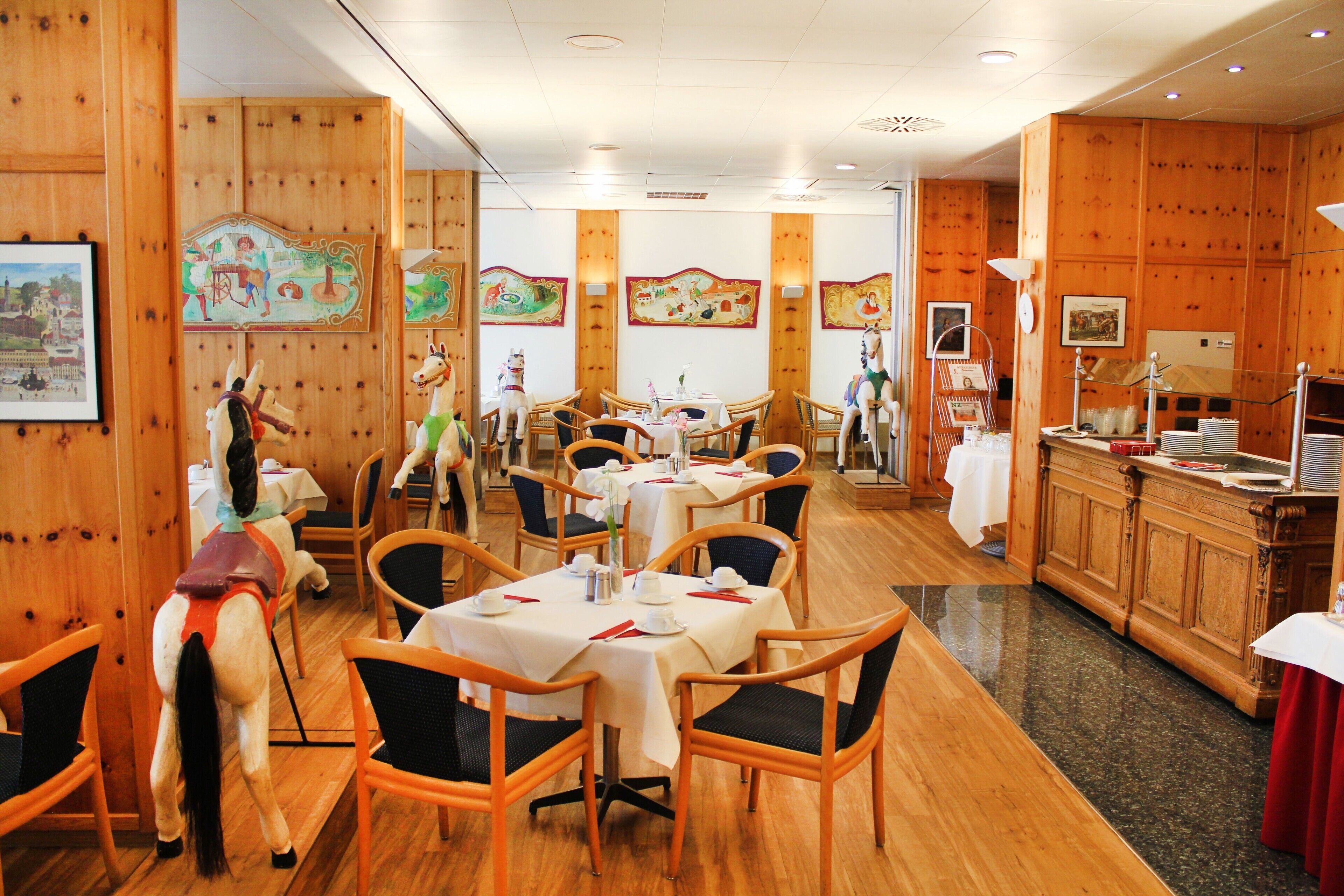 Café da manhã com buffet todos os dias (EUR 19 por pessoa) 